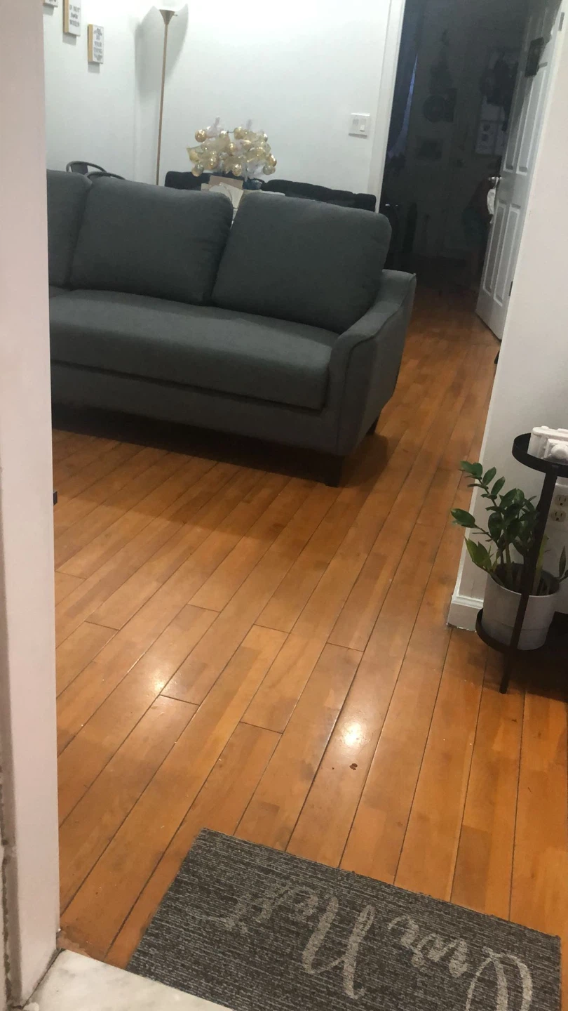 Couch - photo 3