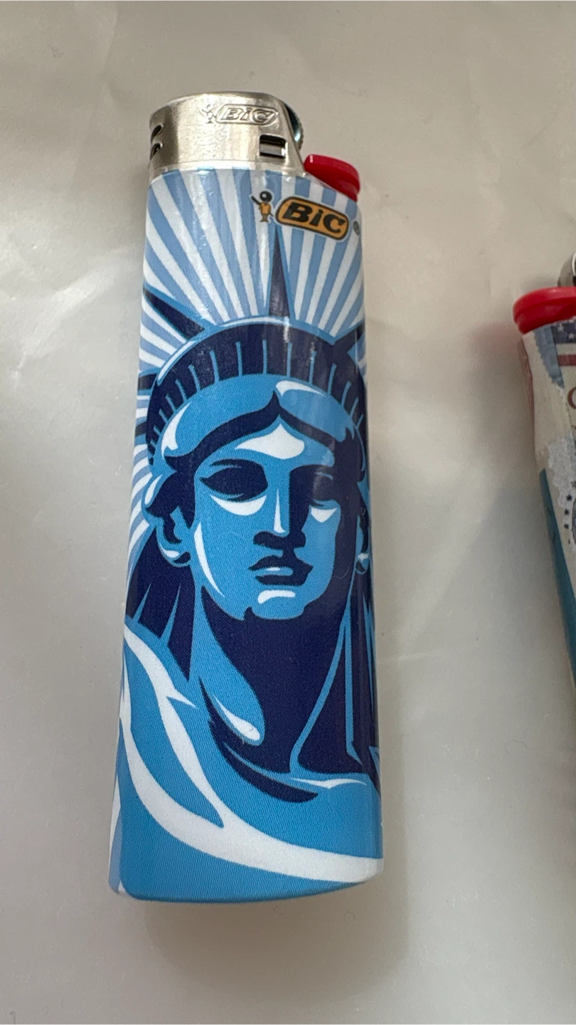 Lot of 5 collectible BIC Lighters - American Themed Designs - photo 4