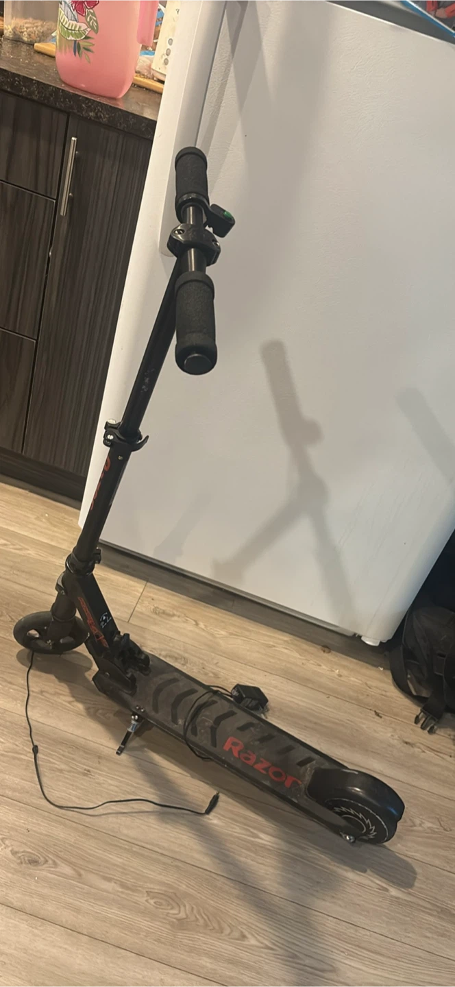 Razor Electric Scooter - photo 2