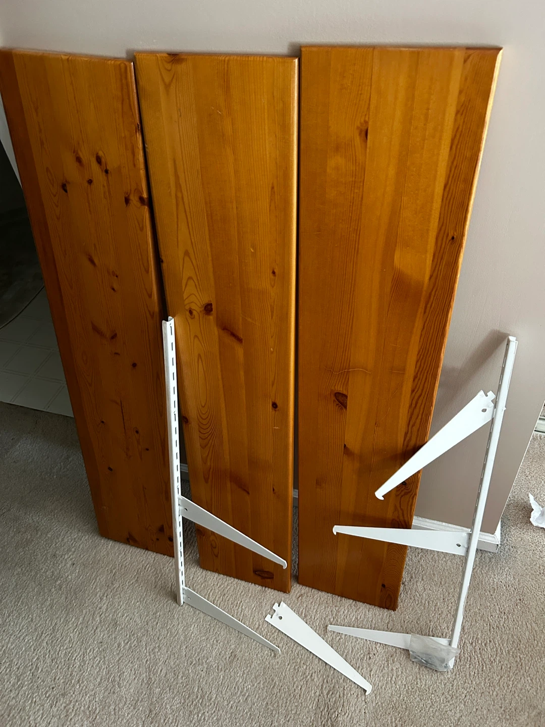 Solid pine Wood Shelves with Brackets - photo 2