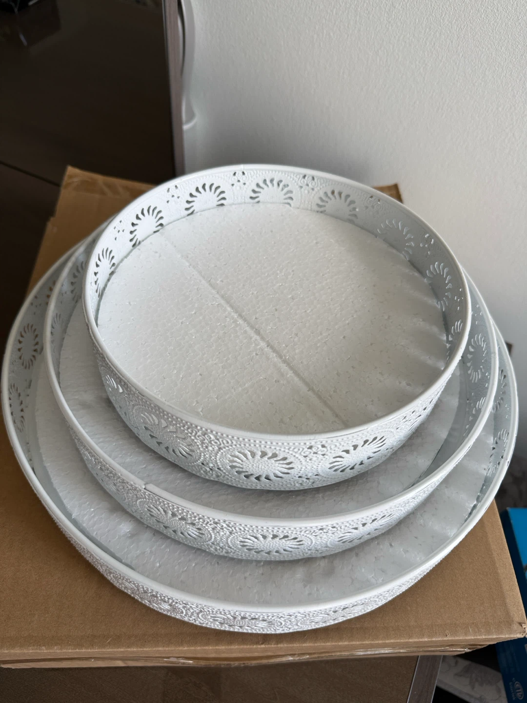 Set of 3 White Decorative Trays - photo 3