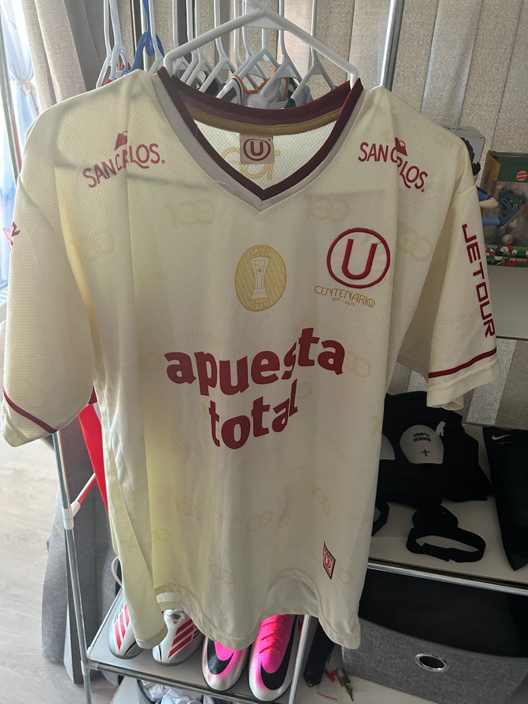 Universitario jersey