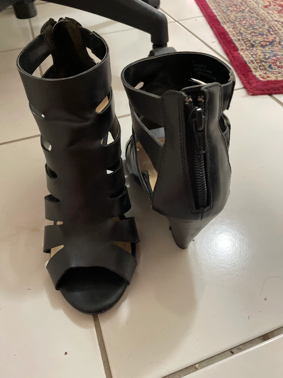 Black Cage Heels Size 7 - photo 2