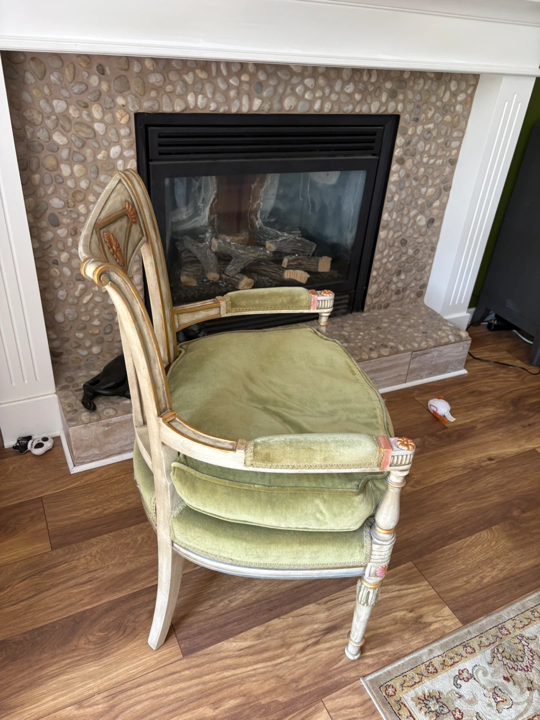 Antique  Accent Chair - Green Velvet Upholstery - photo 4
