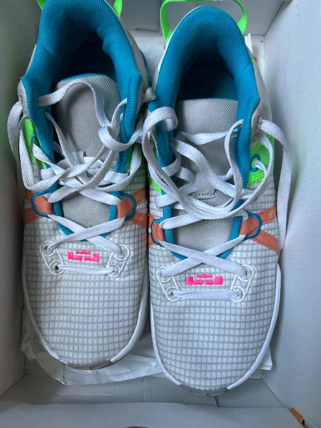 Nike LeBron Witness 5 Basketball Shoes - photo 3