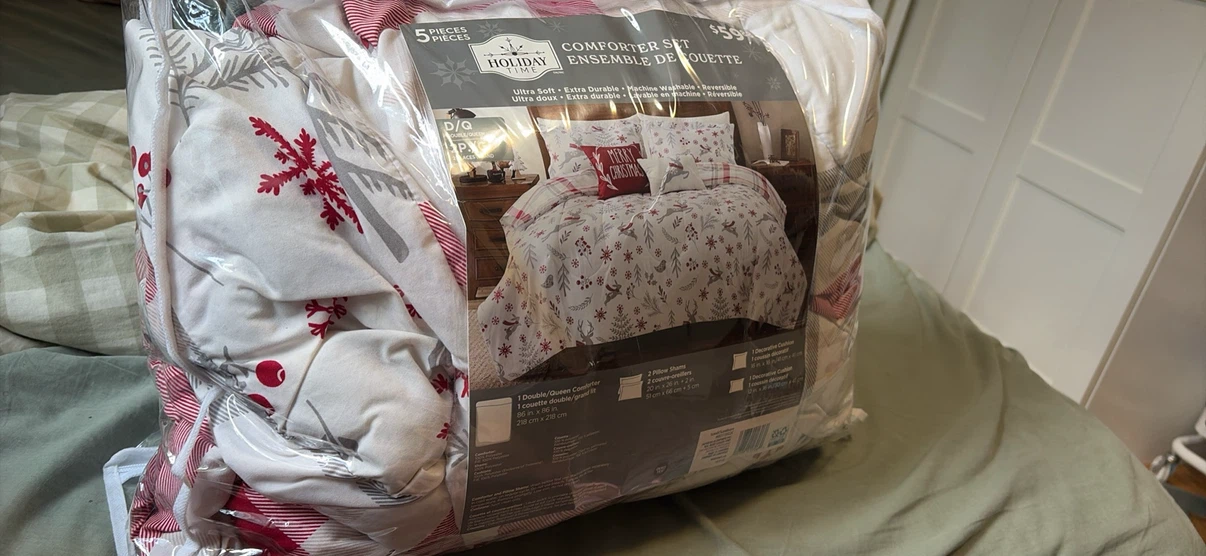[Only comforter] Holiday patterned Comforter