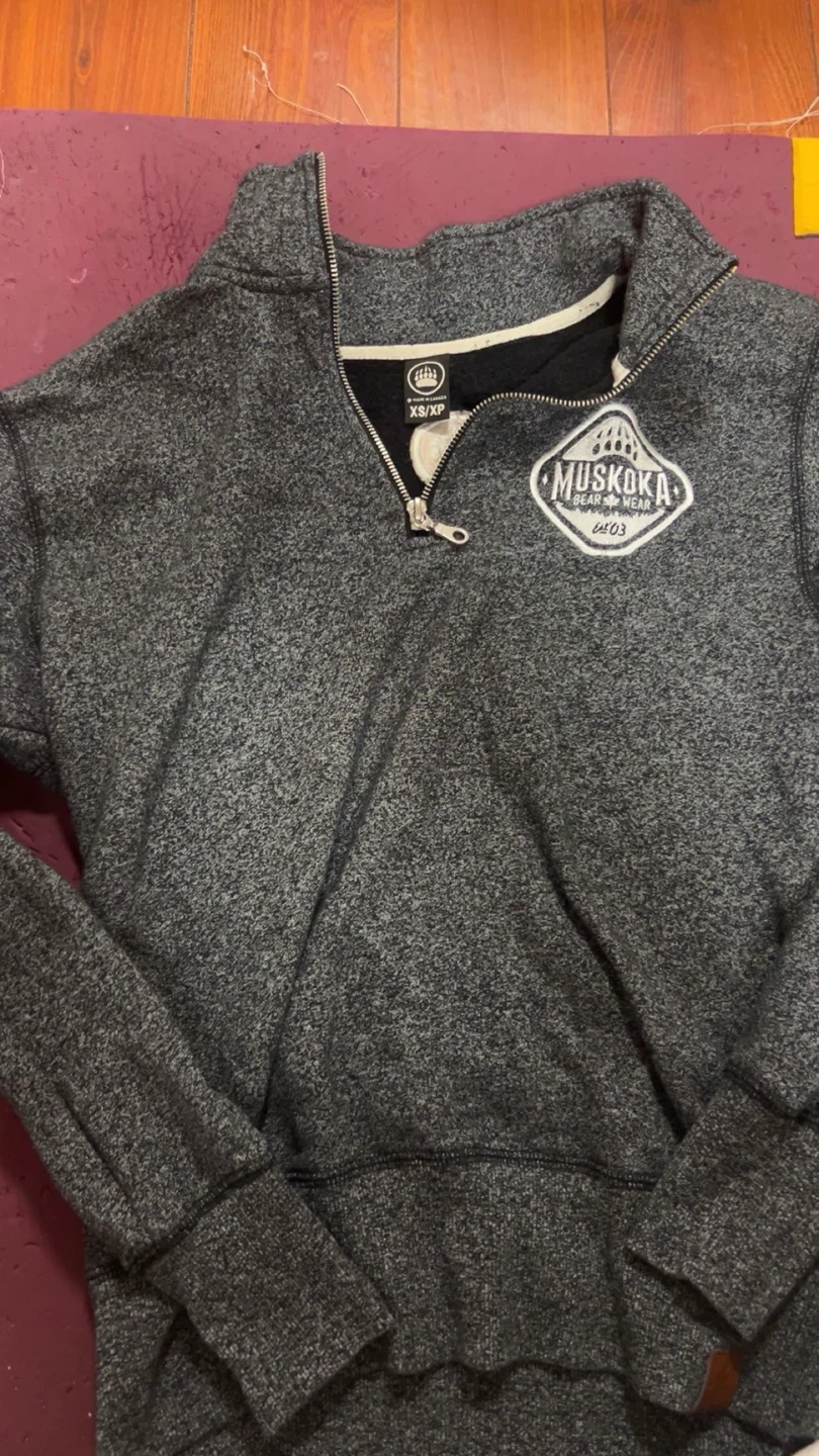 Muskoka Bear Wear Quarter Zip Sweatshirt XS/XP