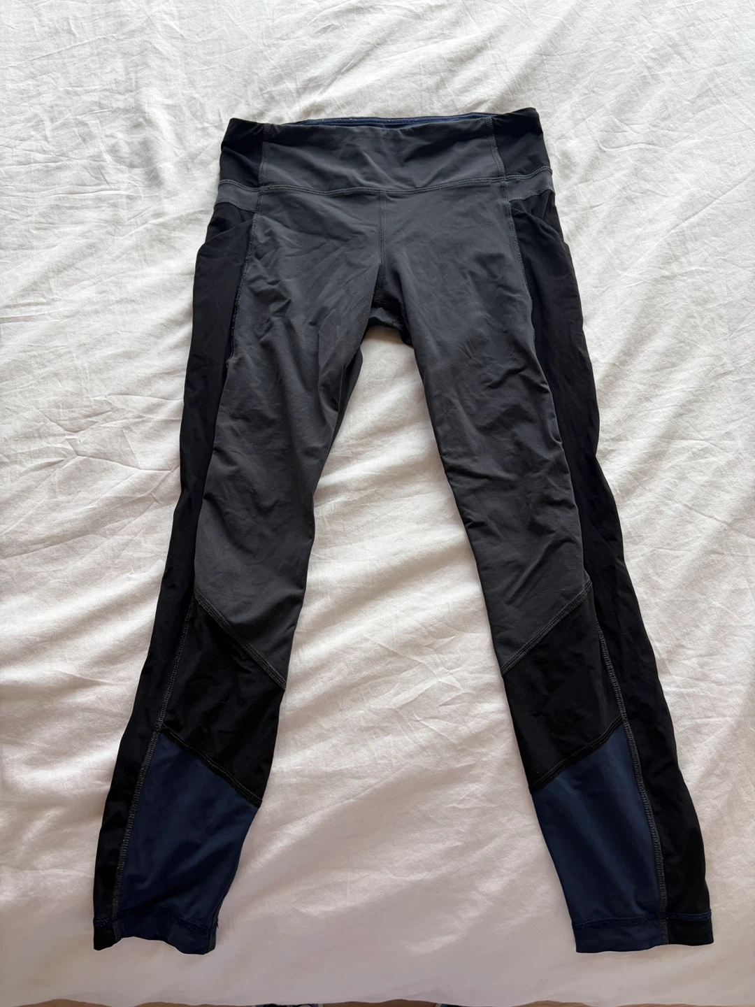 Lululemon black & navy athletic 3/4 leggings (size 8)