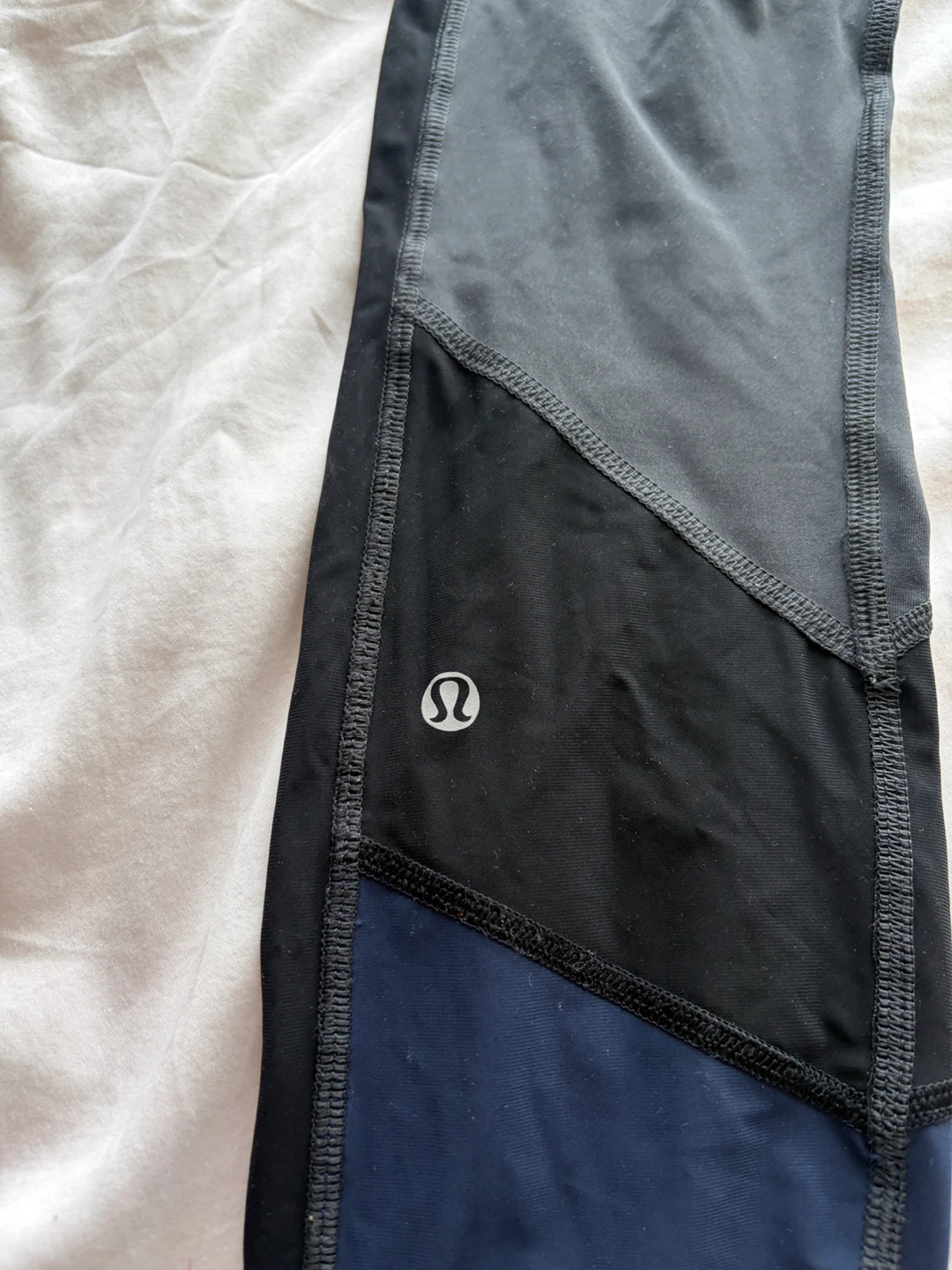 Lululemon black & navy athletic 3/4 leggings (size 8) - photo 3