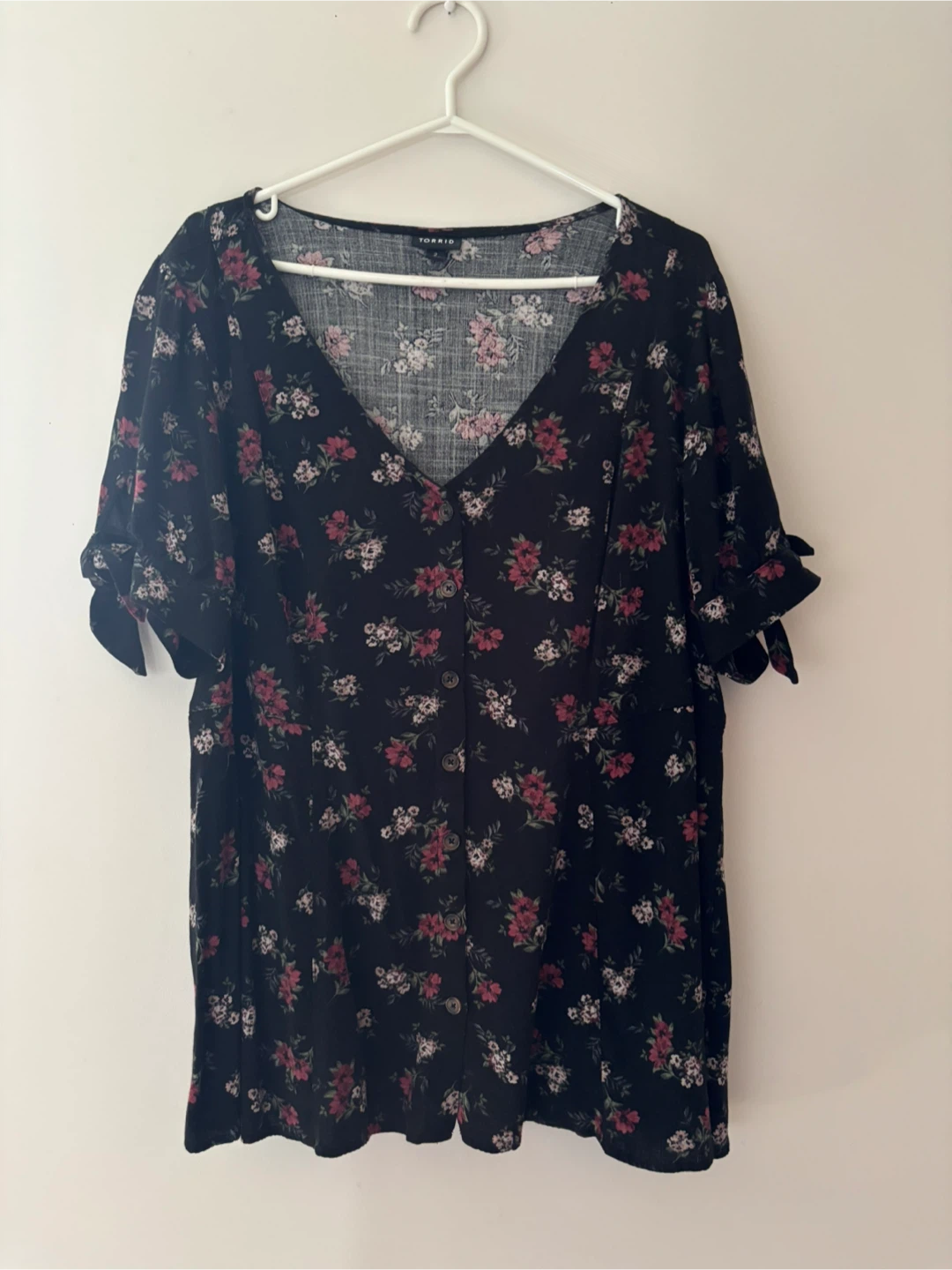 Torrid Black Floral Print Top