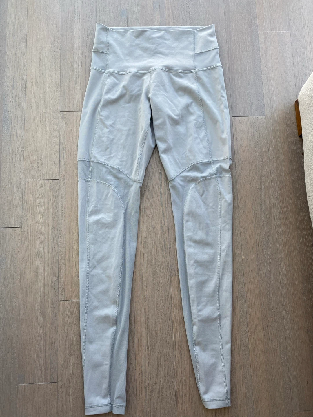 Lululemon light grey mesh athletic leggings (size 8)