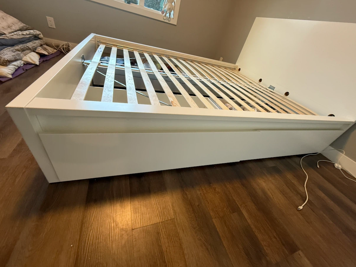 IKEA Malm queen Bed Frame with Storage Drawers - White - photo 4