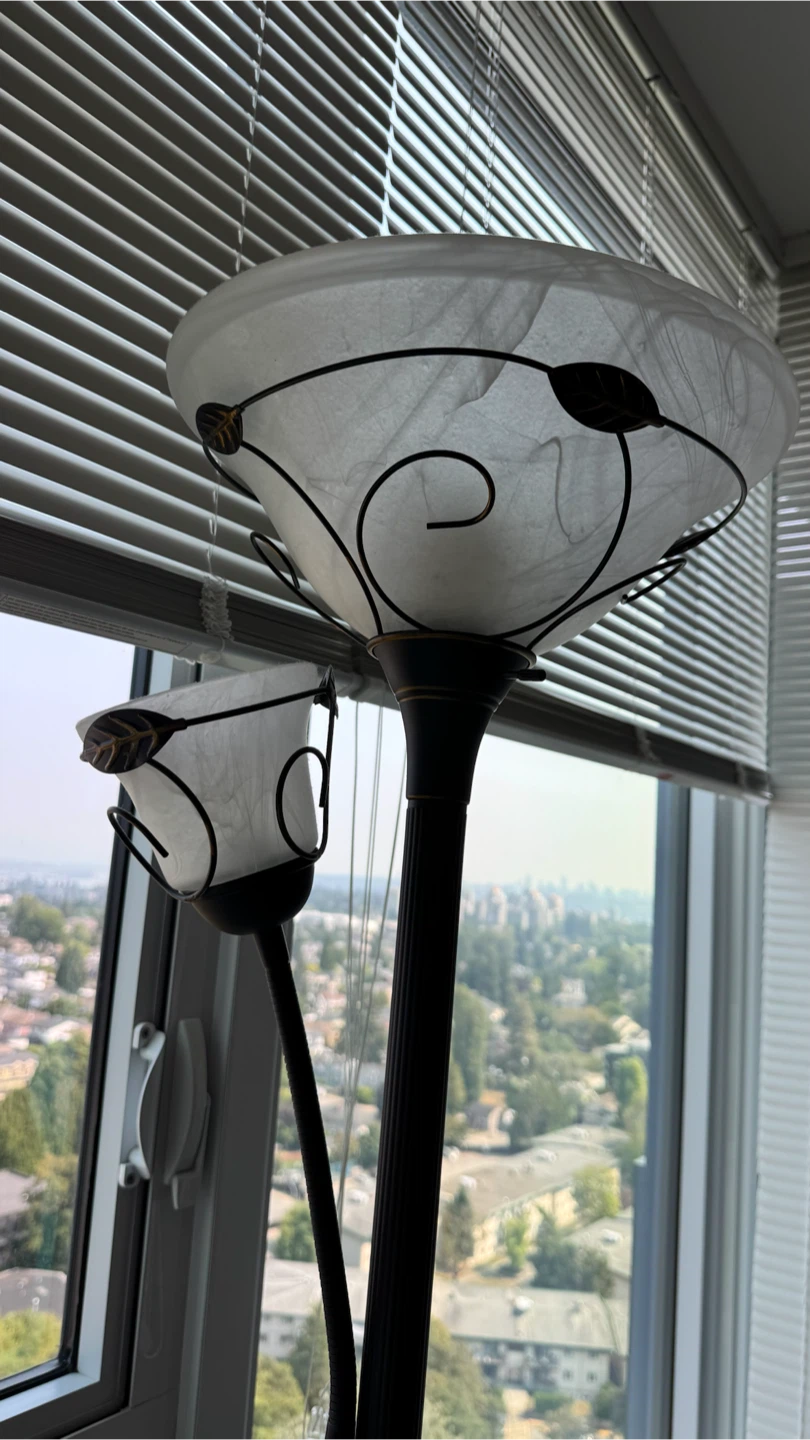 Floor Lamp with Leaf Accents