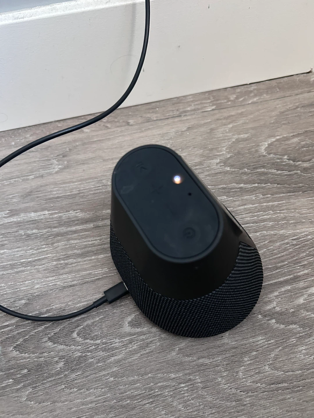 Black iQ Wireless Charging Speaker & Dock - photo 3