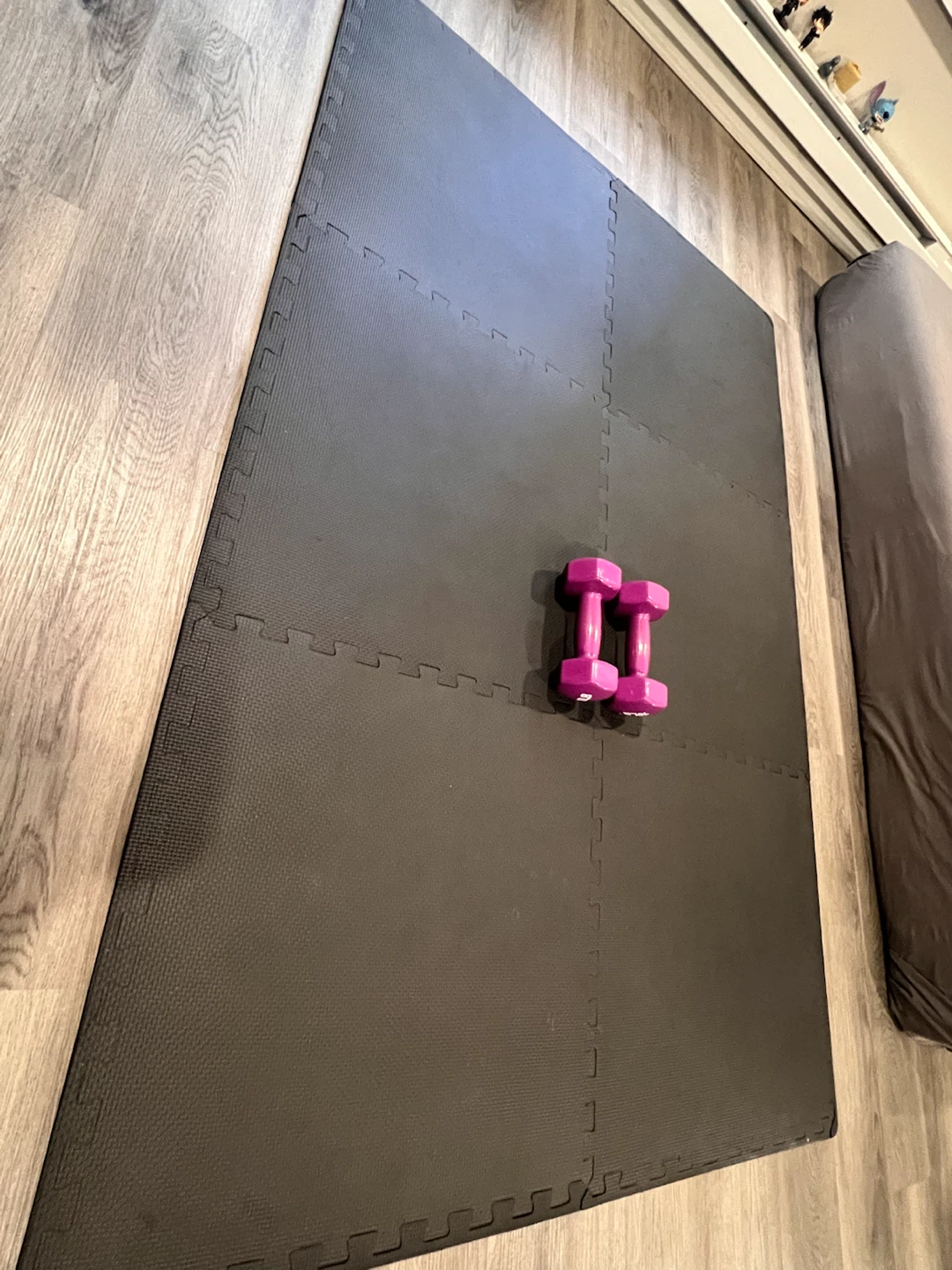 Exercise puzzle mat for sound proof exercise