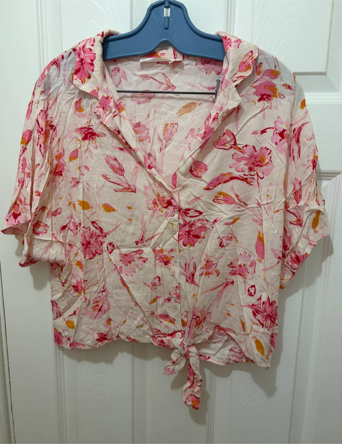 Lush Floral Button-Up Shirt Size S