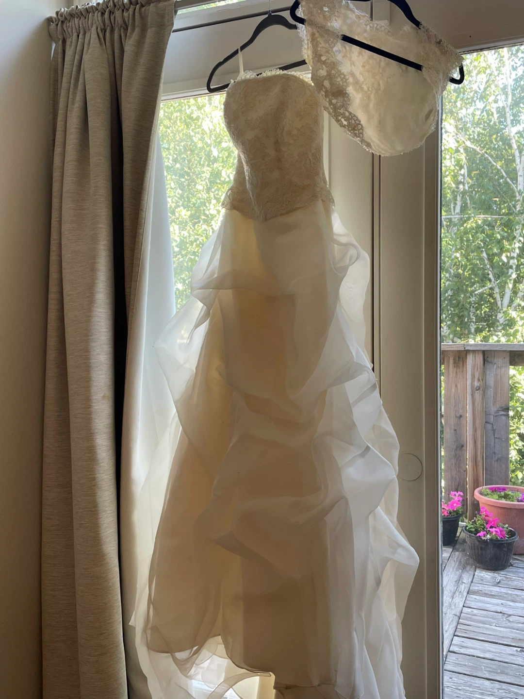 Wedding dress with matching bolero jacket and veil - photo 2