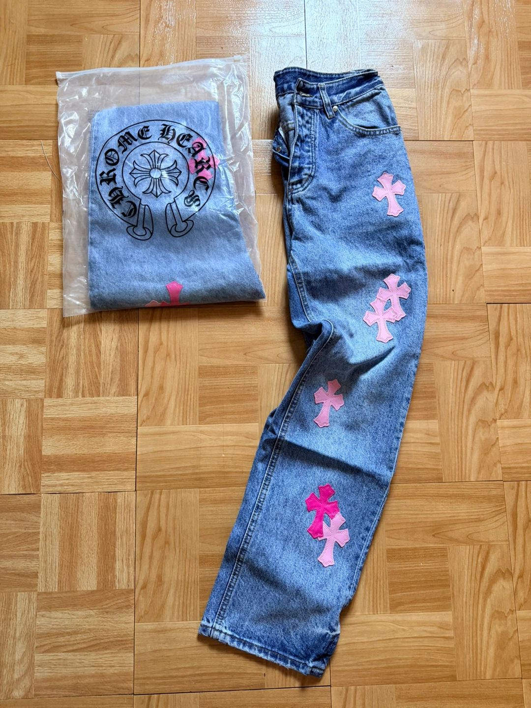 Chrome Hearts Jeans with Pink Cross - photo 3