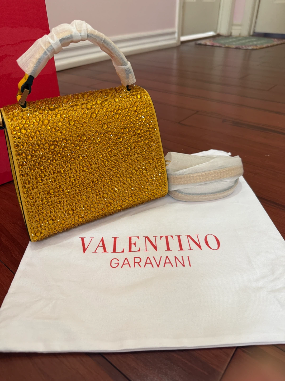 Valentino Garavani Gold Embellished Handbag - photo 4