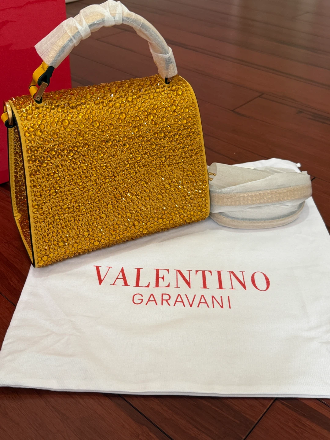 Valentino Garavani Gold Embellished Handbag - photo 5