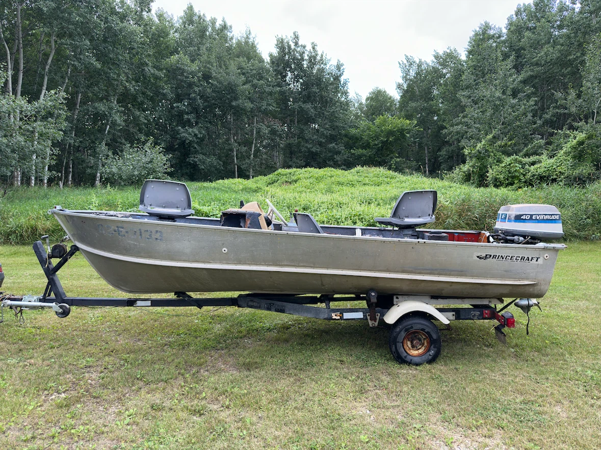 16’ Princecraft Boat - photo 2