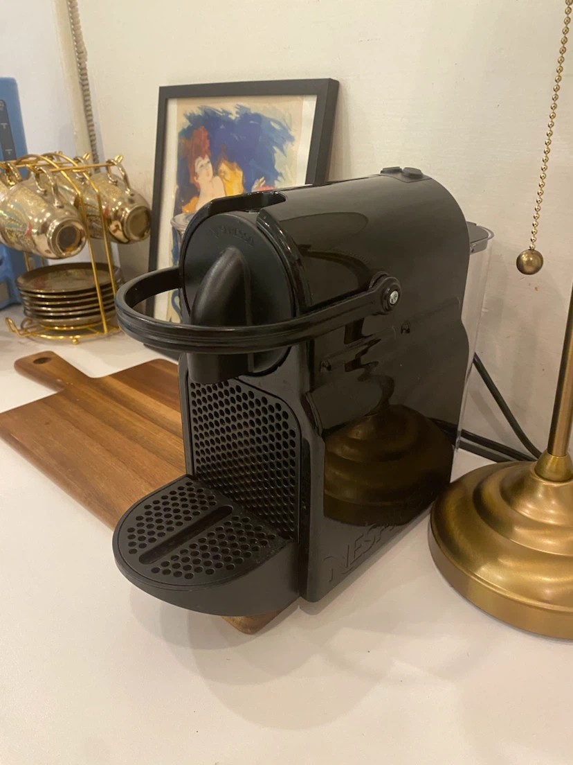 Nespresso Machine & Milk Frother - photo 4