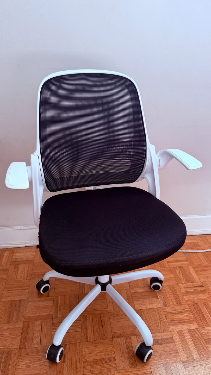 White Mesh Office Chair - photo 2