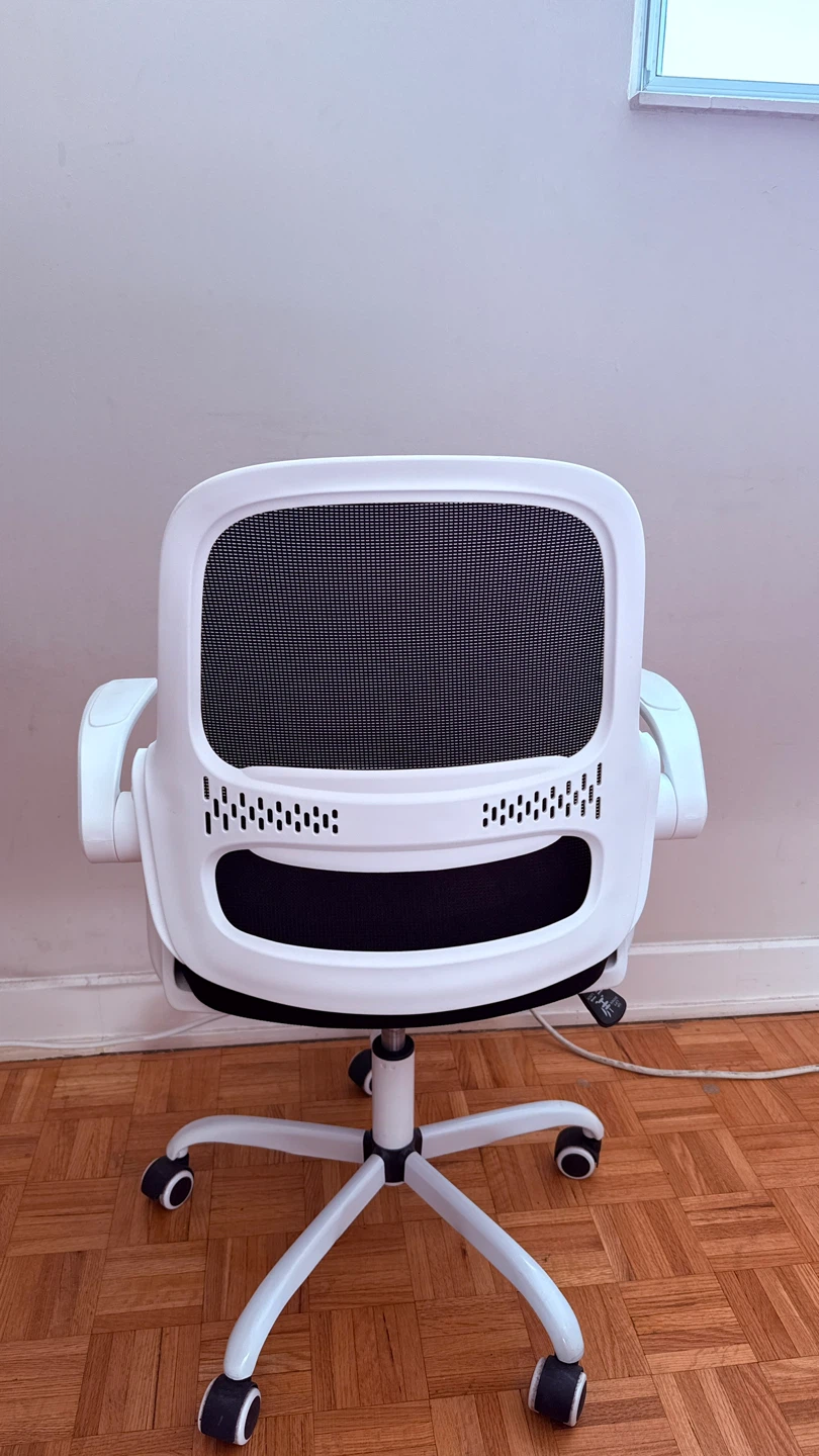 White Mesh Office Chair - photo 3