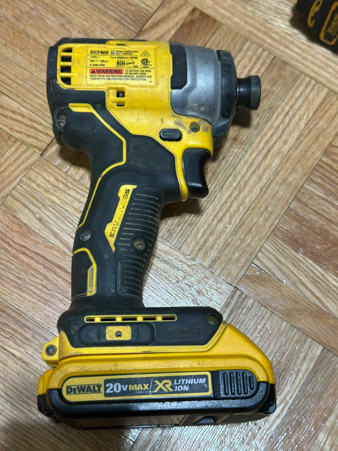 DEWALT DCF809 20V MAX XR Brushless Impact Driver - photo 2