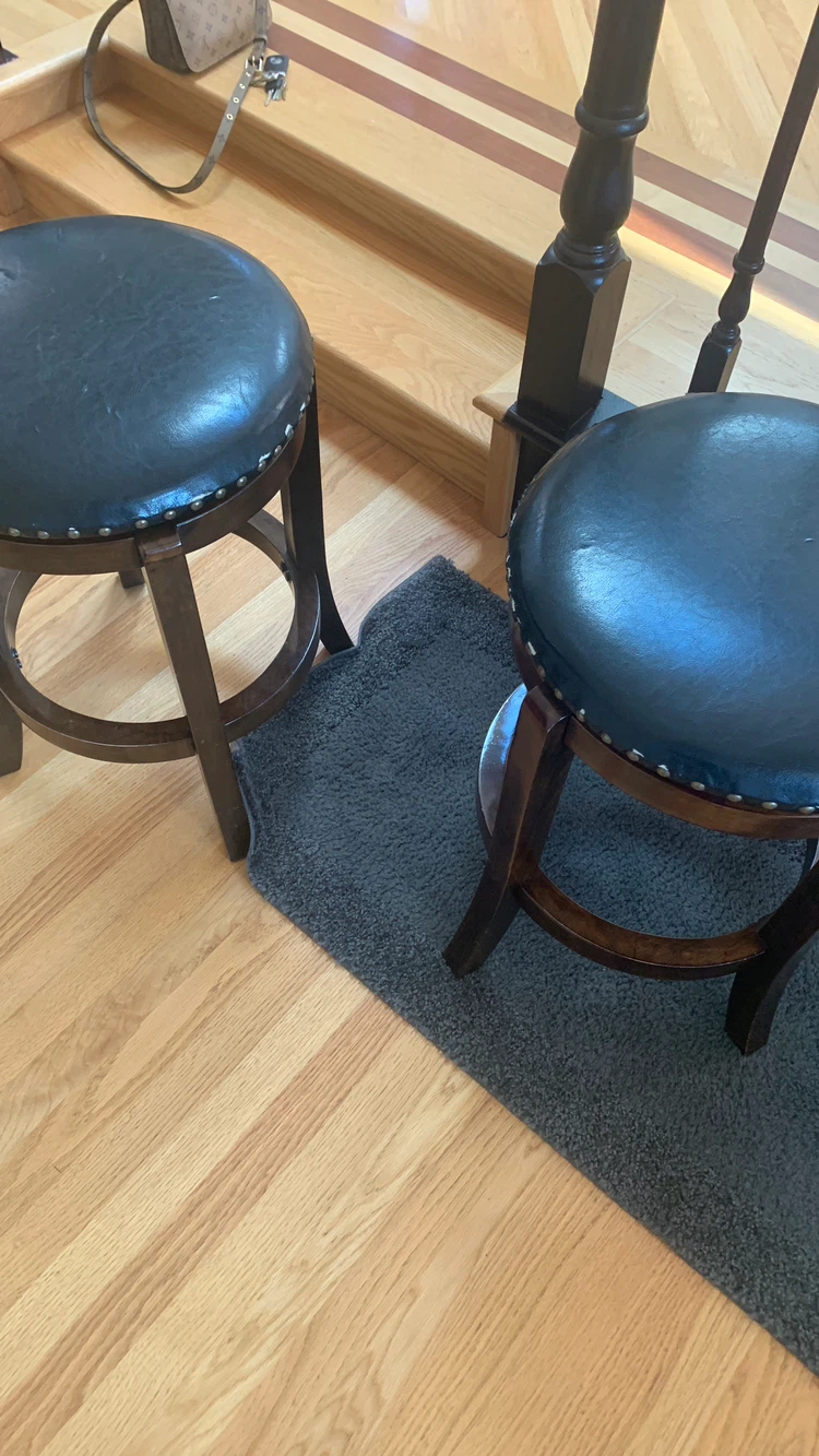 2 Bar Stools