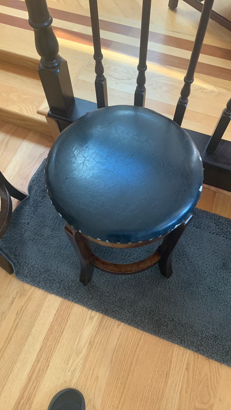 2 Bar Stools - photo 4
