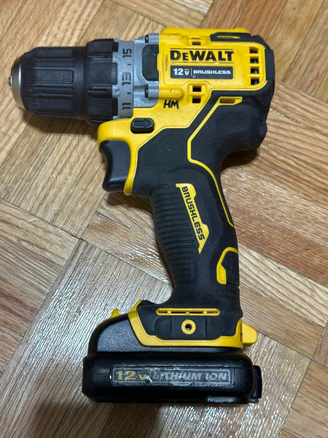 Dewalt 12V Brushless Drill/Driver DCD701