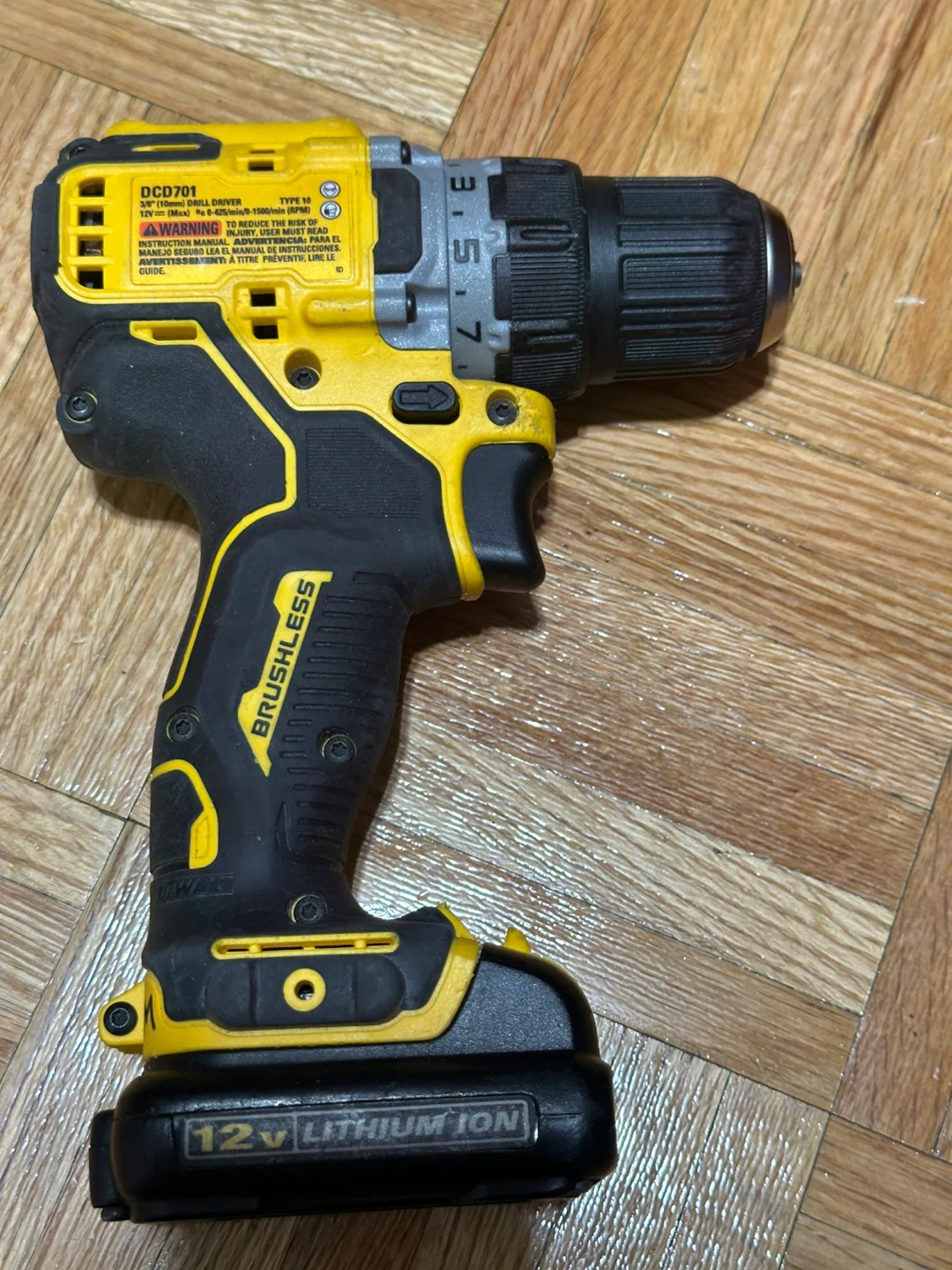 Dewalt 12V Brushless Drill/Driver DCD701 - photo 2
