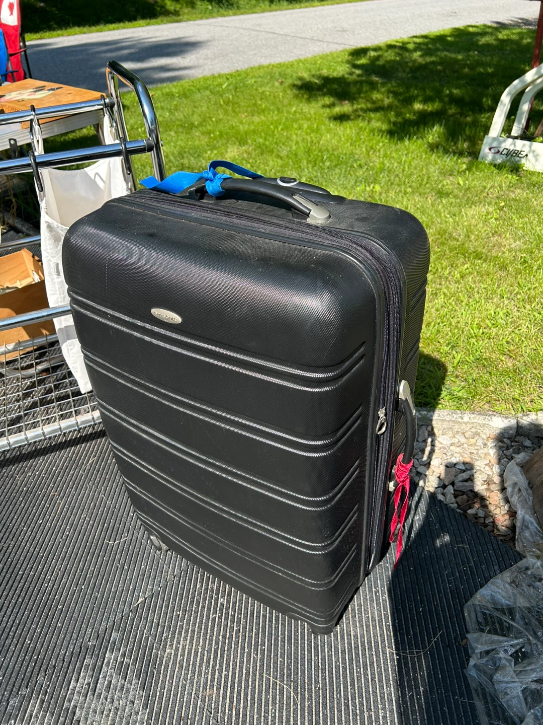 Black Hardside Spinner Luggage - photo 2