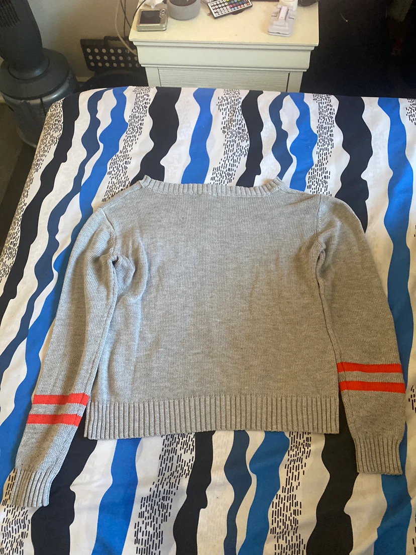 Grey Sweater with '85' Graphic - photo 2