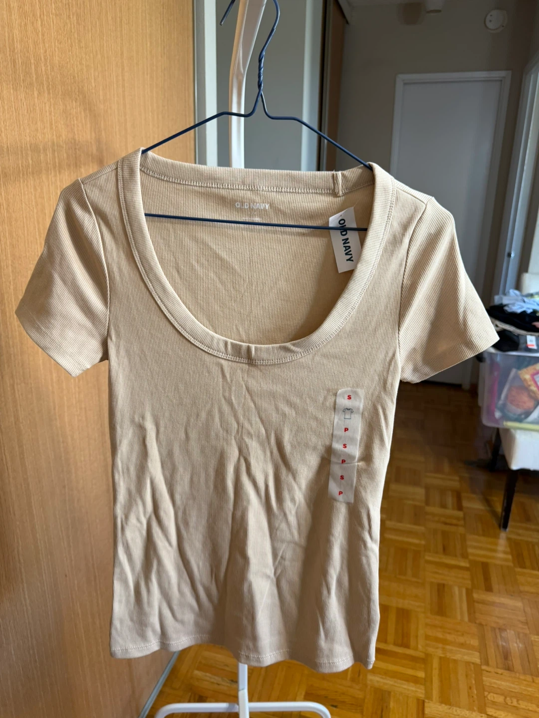 Small, Old Navy Ribbed T-Shirt