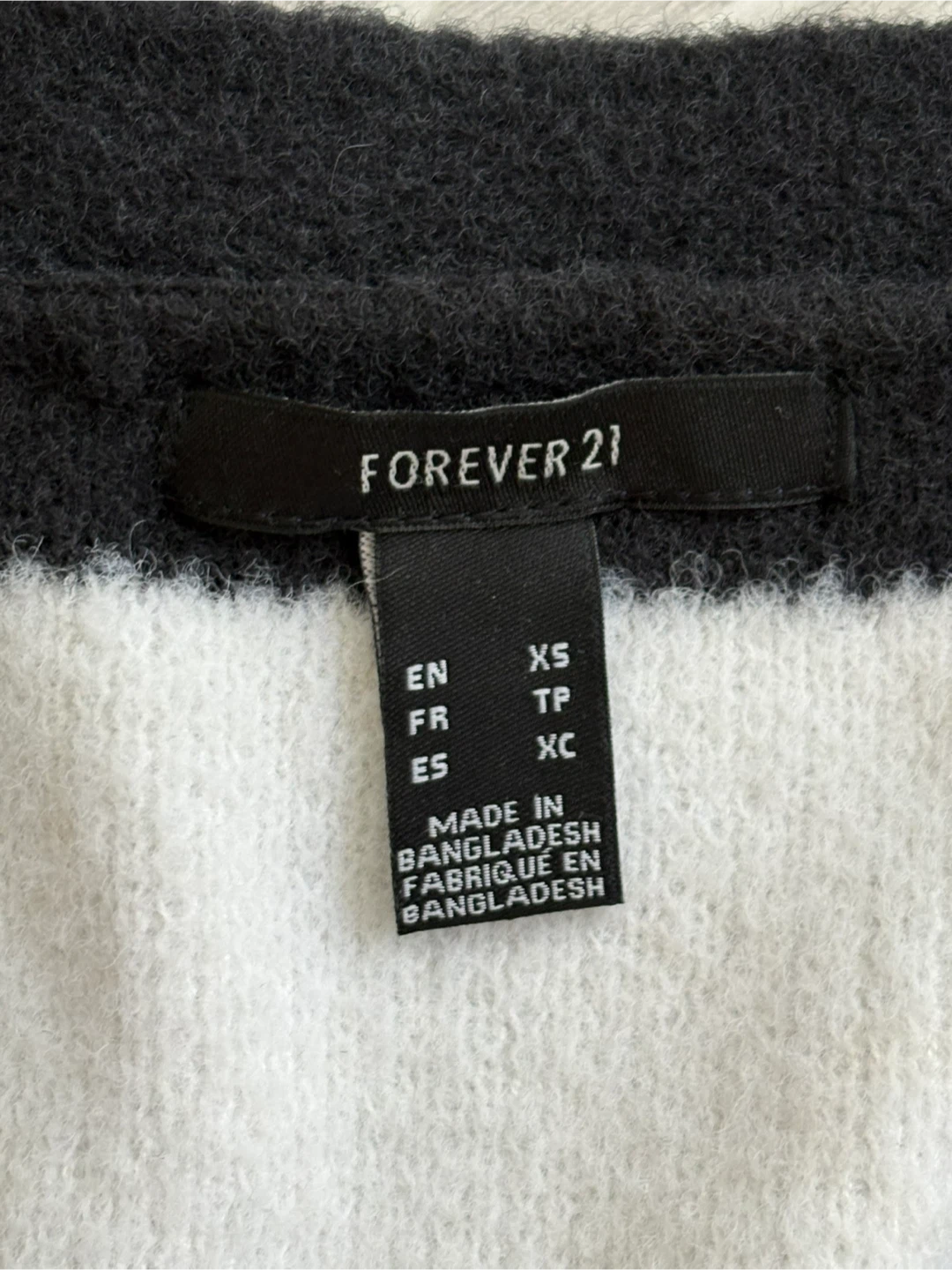 FOREVER 21 B&W Crop top Cardigan - photo 2