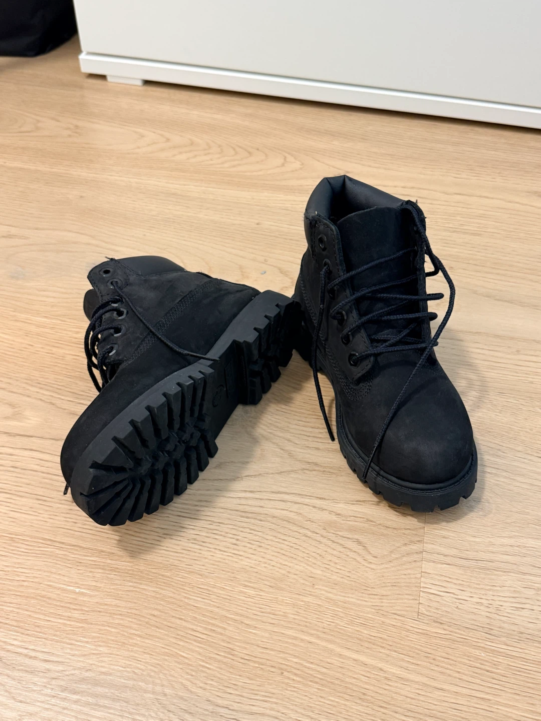 Kids Timberland Premium Waterproof Boots (size 11) - photo 2