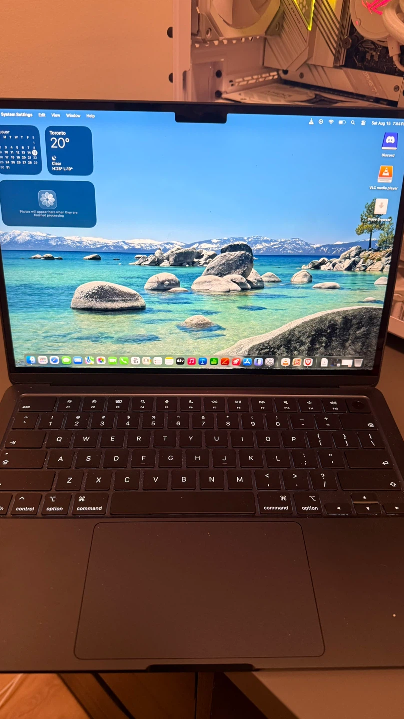 Apple MacBook Air 13-inch, M5