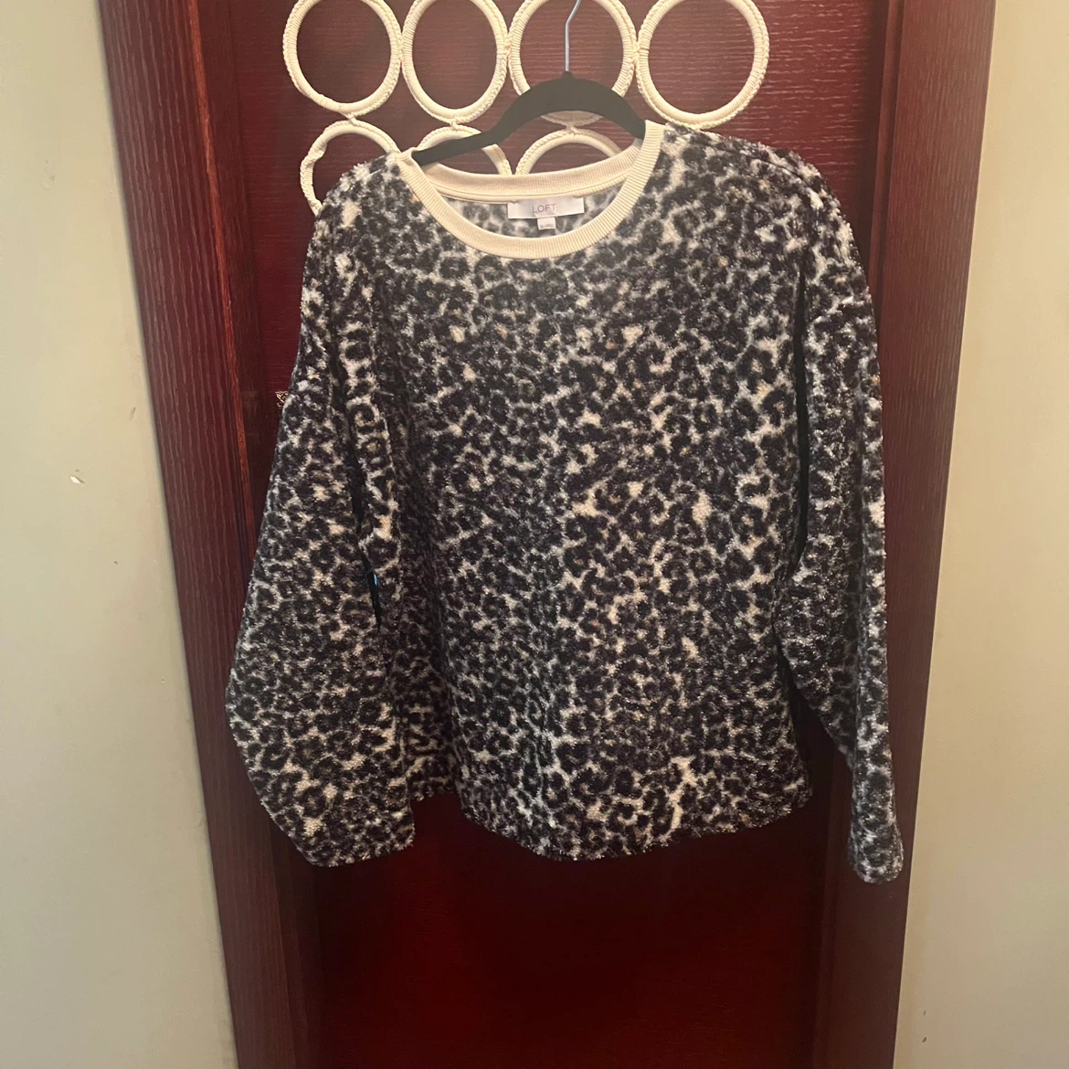 LOFT Leopard Print Fuzzy Sweatshirt XL - photo 2