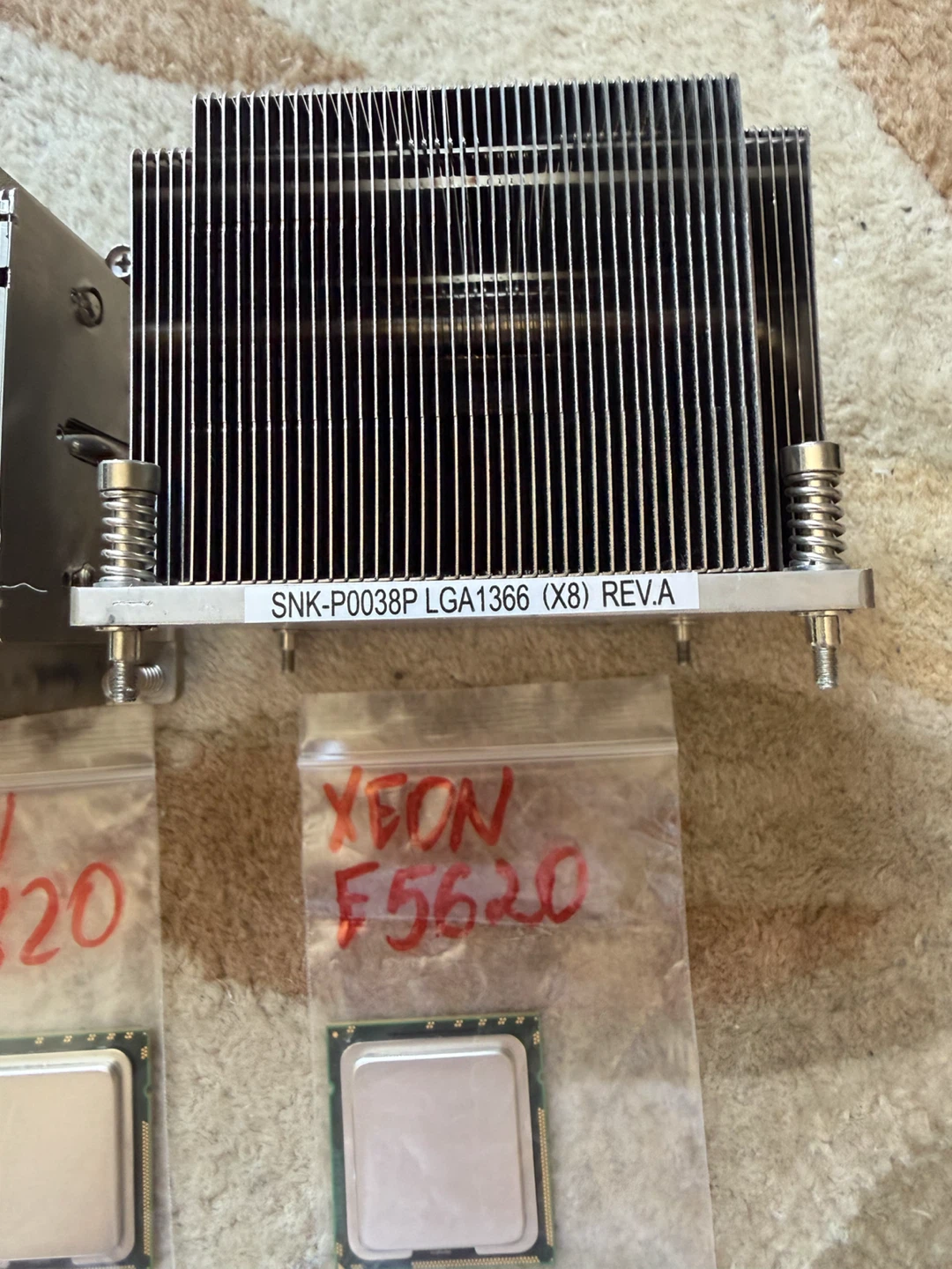 Intel Xeon E5620 + Supermicro Heatsinks LGA1366 - photo 2