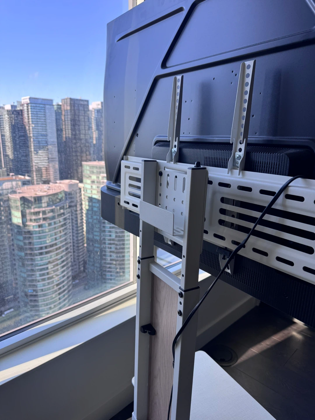 Moveable TV Stand with Mount for 32"-75" TVs - pickup only. - photo 4