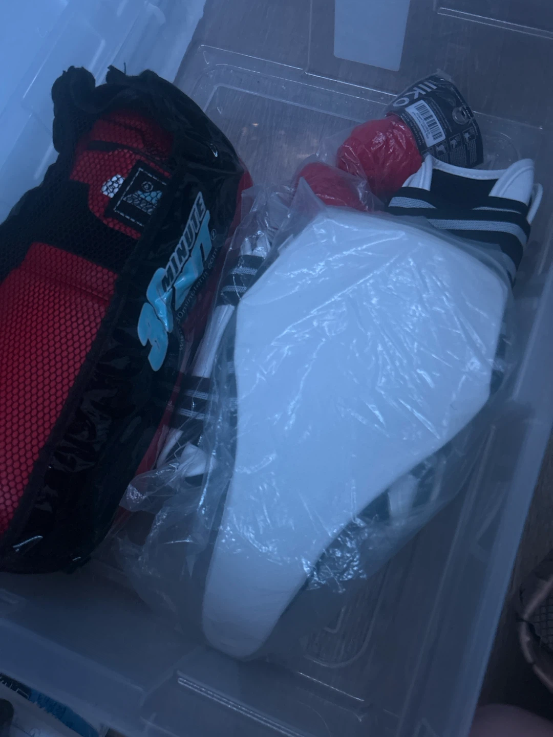 Punch Mitts and Hand Wraps Set and taekwondo gear - photo 2