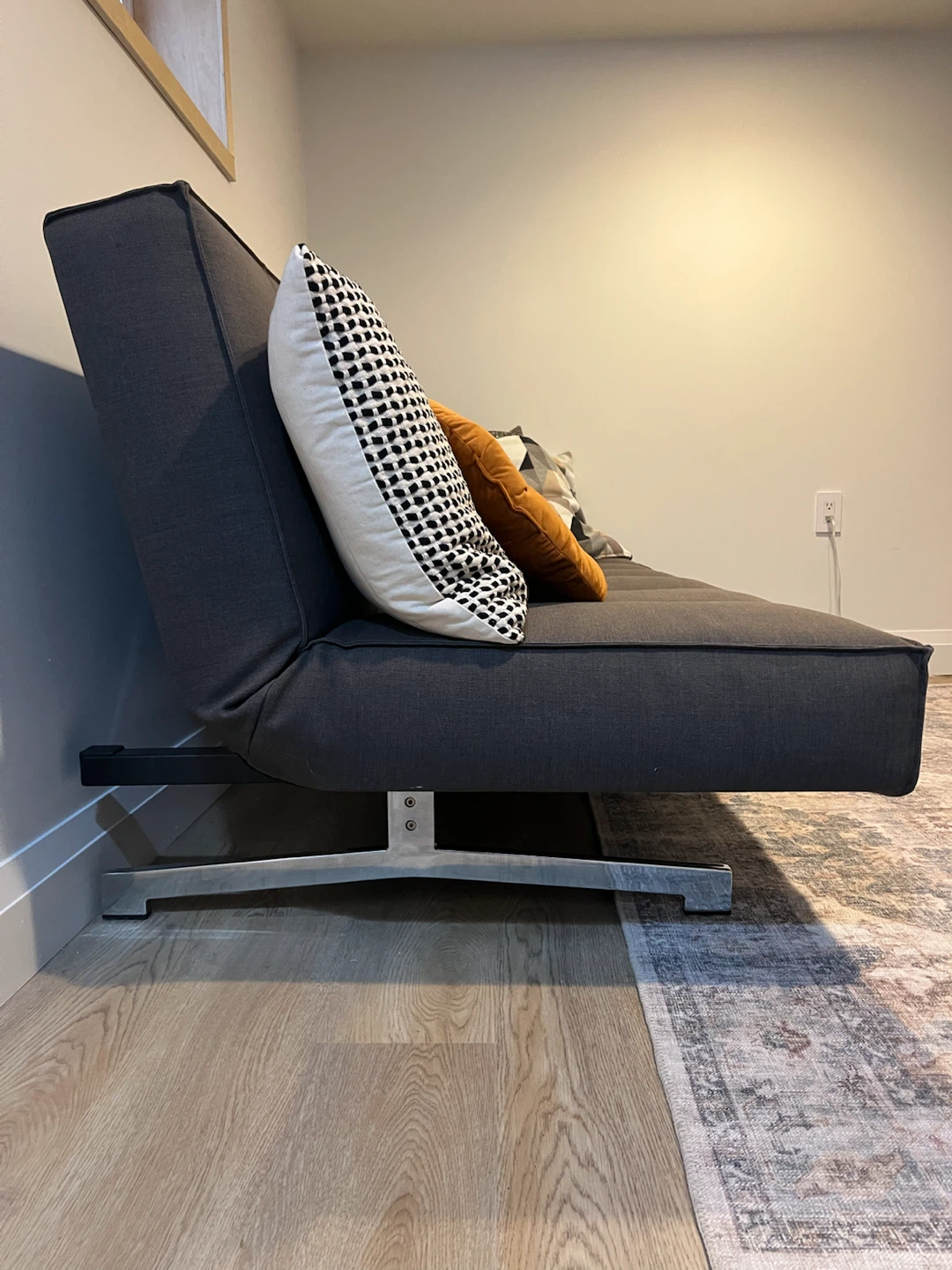 Modern CB2 Flex futon couch. Double size sleeper. - photo 3