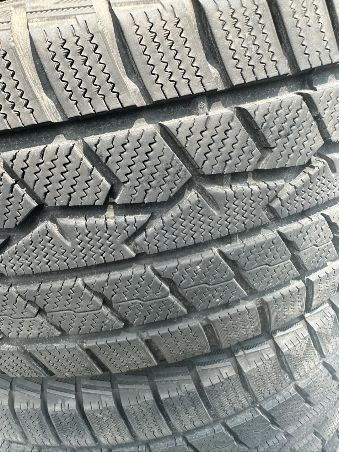 Winter tires 235/55R19 $400 (Farroad) - photo 2