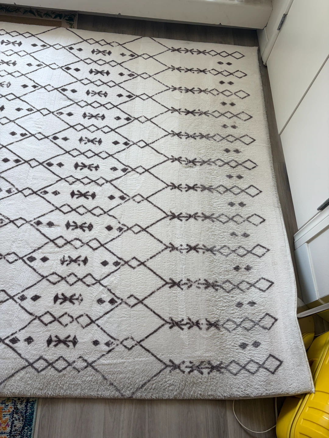 Large Cream Patterned Rug - photo 2