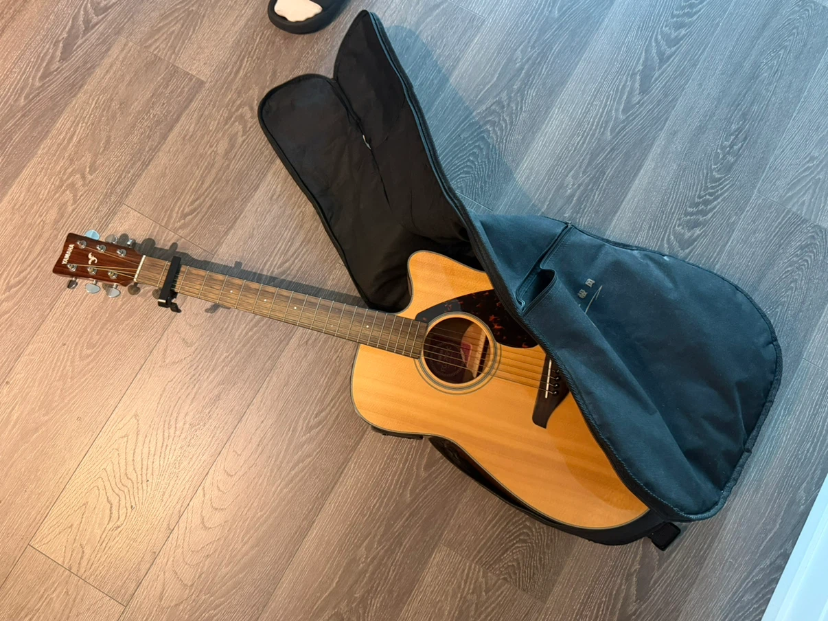 Yamaha FGX700SC Acoustic-Electric Guitar