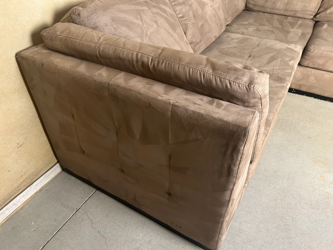 DELIVERY AVAILABLE! MICROFIBER SECTIONAL SOFA FOR $400! - photo 2