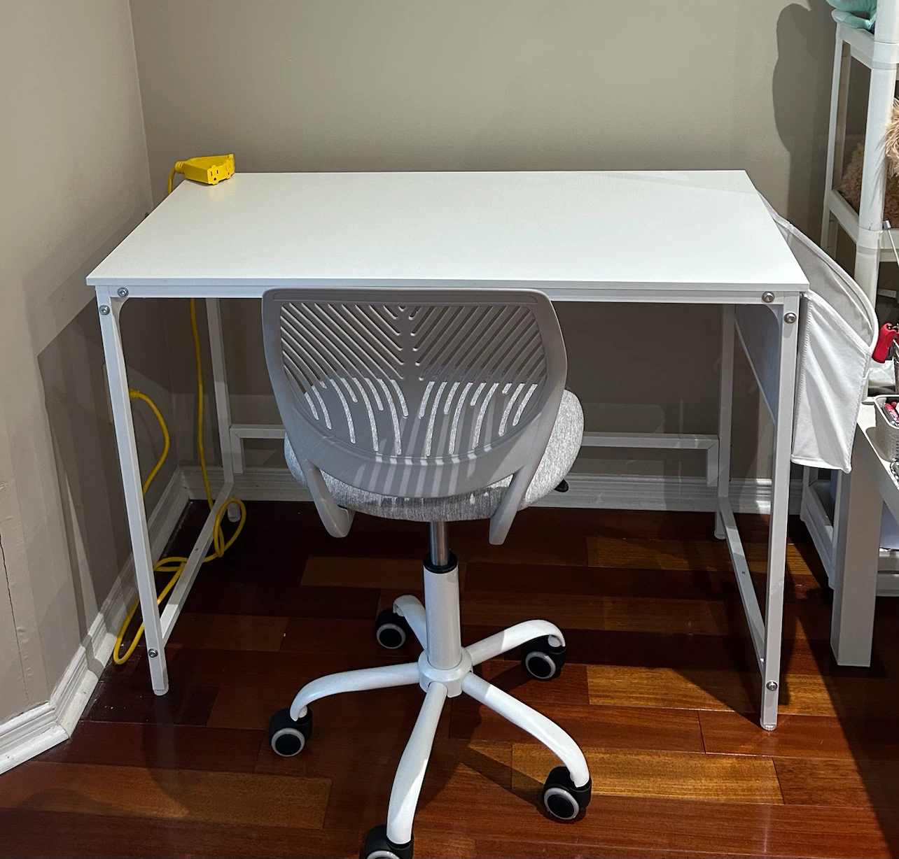 Desk & chair - photo 2