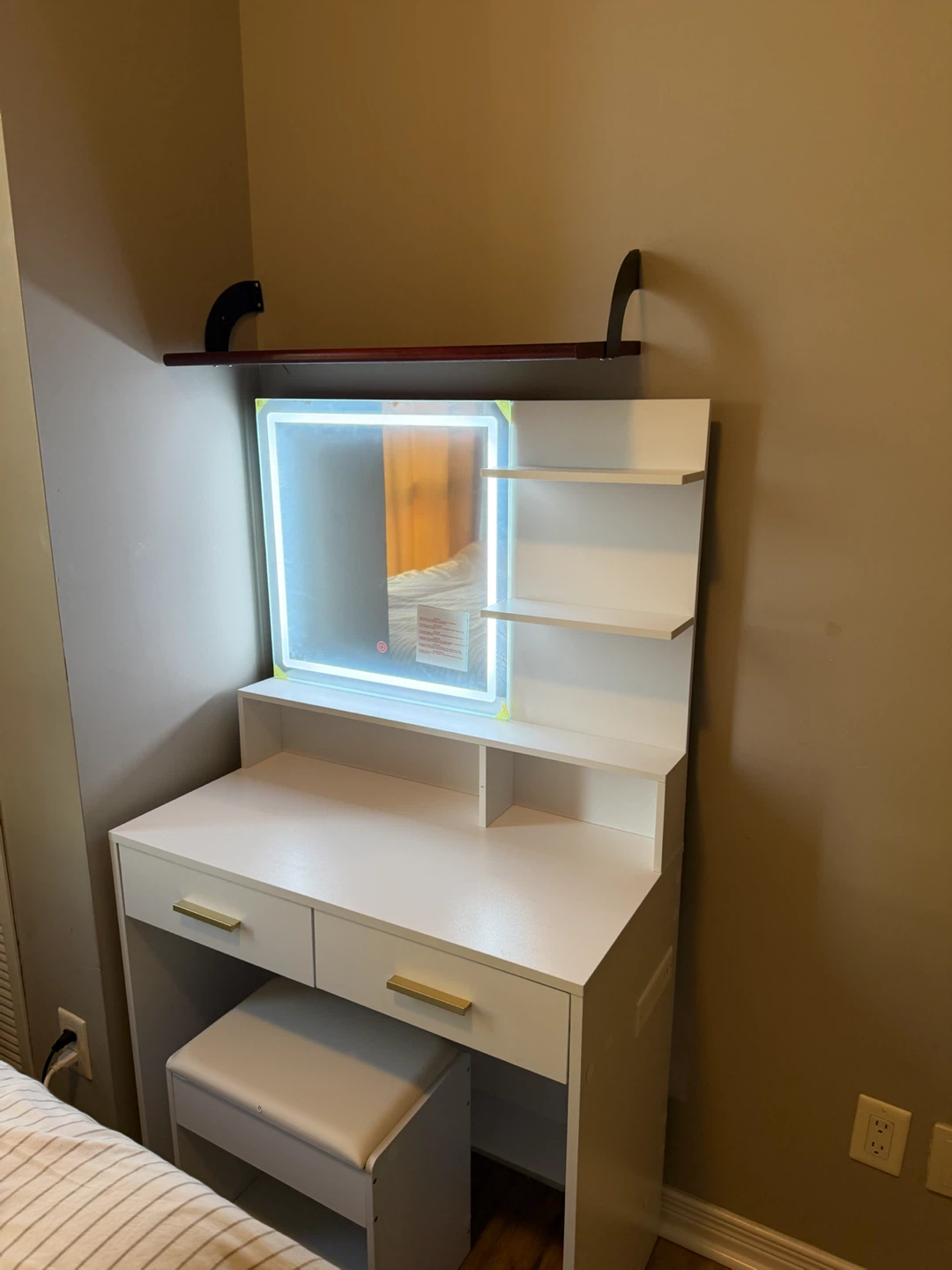 White Vanity Table with Lighted Mirror and Stool - photo 3